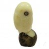 Chouette taillée dans la graine de tagua 