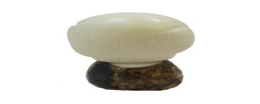Chouette taillée dans la graine de tagua