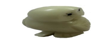 Chouette taillée dans la graine de tagua