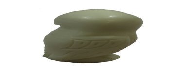 Chouette taillée dans la graine de tagua
