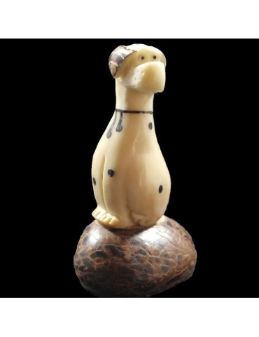 Dalmatien taillé dans la graine de tagua