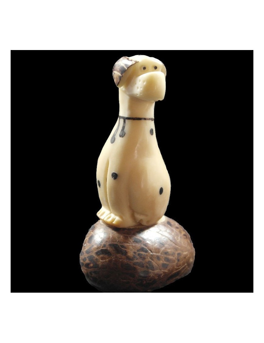 Dalmatien taillé dans la graine de tagua