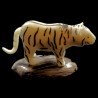 Tigre taillé dans la graine de tagua 