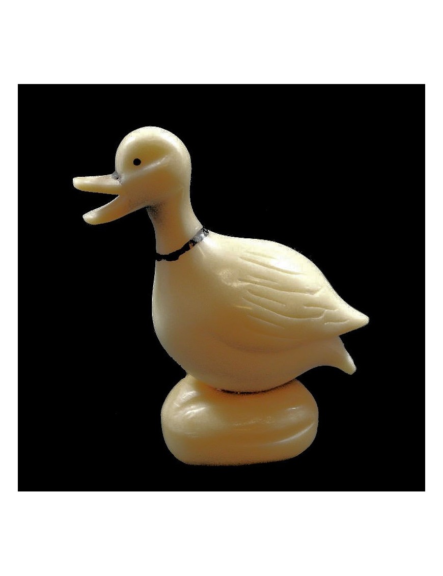 Canard taillé dans la graine de tagua