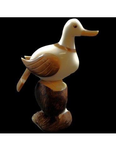 Canard taillé dans la graine de tagua