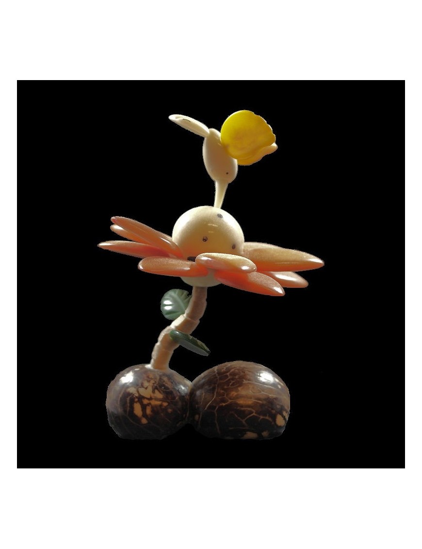 Colibri sur fleur taillé dans la graine  de tagua