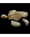 Tortue marine taillée dans la graine de tagua