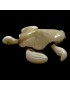 Tortue marine taillée dans la graine de tagua 