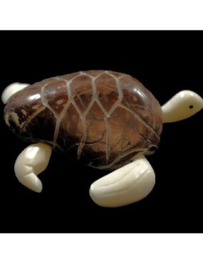 Tortue marine taillée dans la graine de tagua