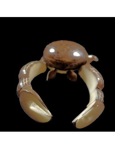 Crabe taillé dans la graine de tagua 