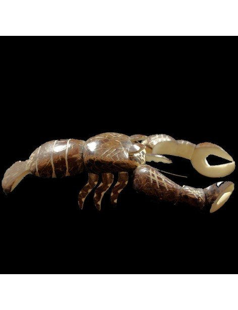 Langouste taillée dans la graine tagua Langouste taillée dans la graine tagua