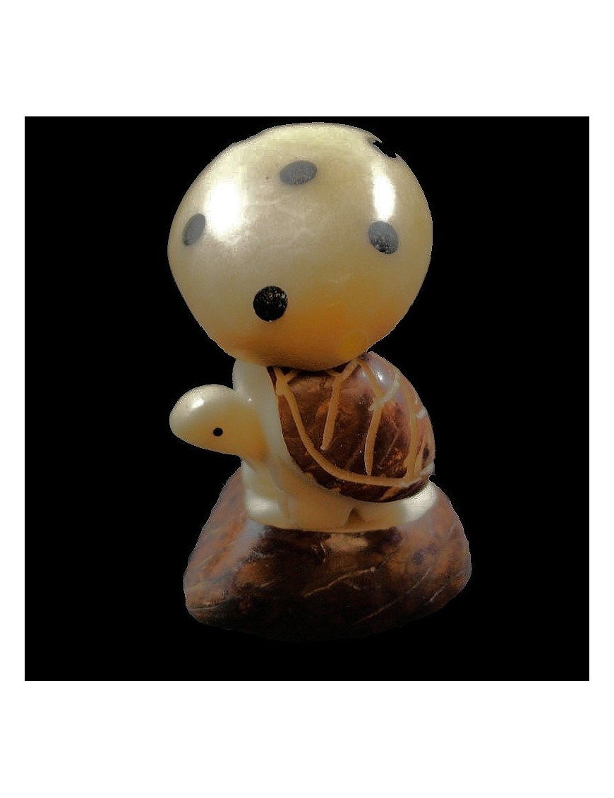 Tortue champignon taillée dans la graine de tagua