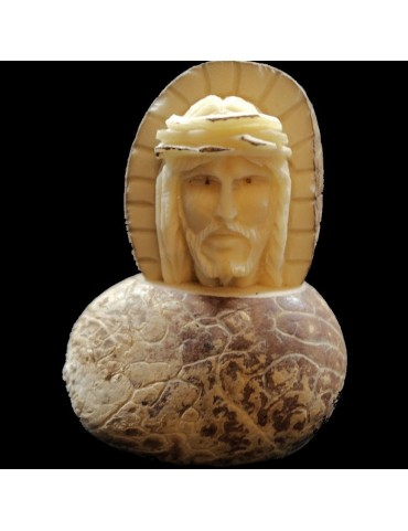 Figurine en tagua à l'effigie du Christ