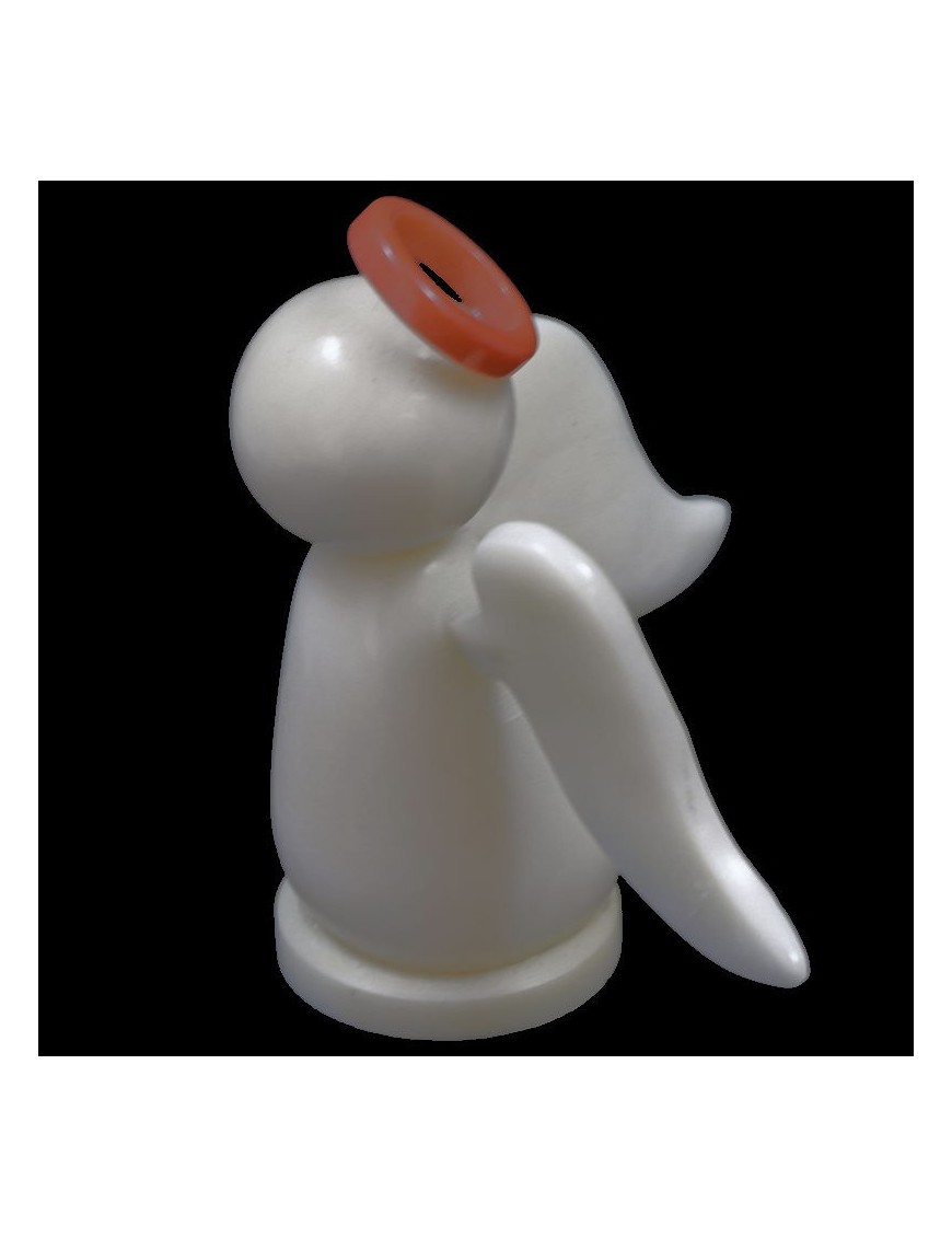 Ange taillé dans la graine de tagua 