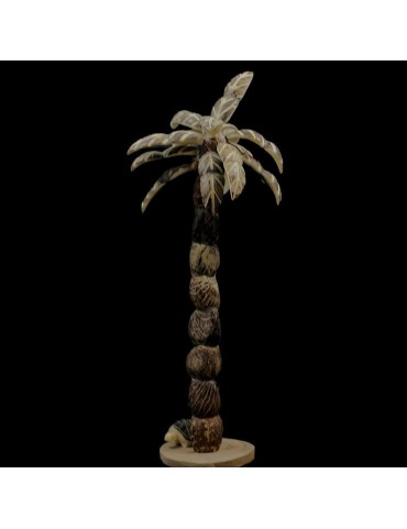 Grand arbre à tagua taillé dans sa graine