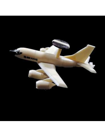 Avion taillé dans la graine de tagua