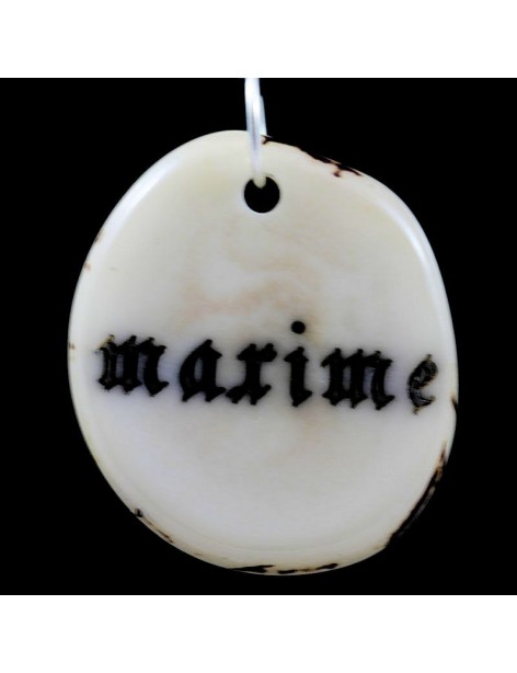 Tranche de tagua gravée prénom Maxime Tranche de tagua gravée prénom Maxime