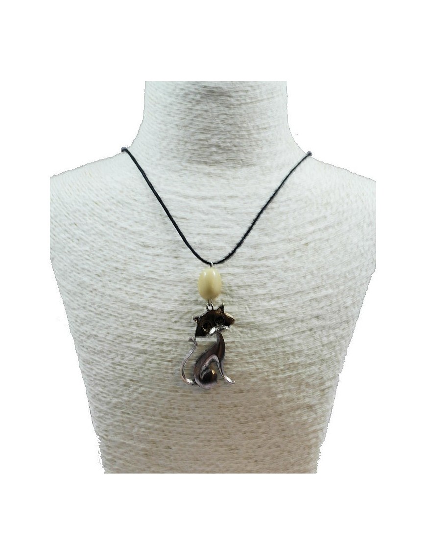 Pendentif chat en alliage et perle de tagua naturelle