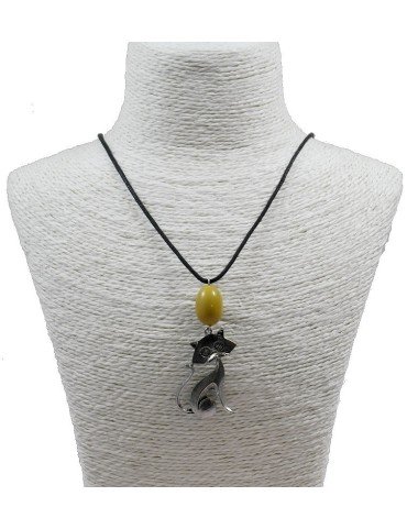 Pendentif chat en alliage et perle de tagua teintée jaune