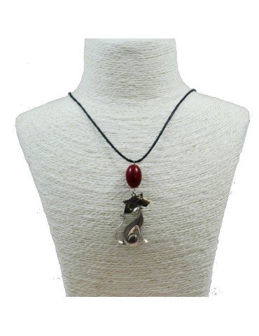 Pendentif chat en alliage et perle de tagua teintée rouge