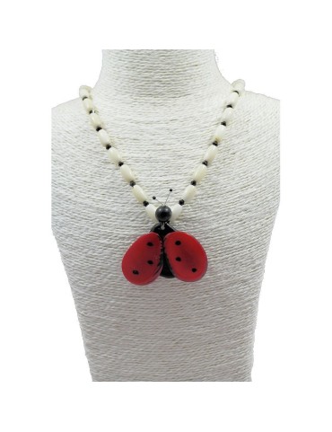 Collier coccinelle en ivoire végétal