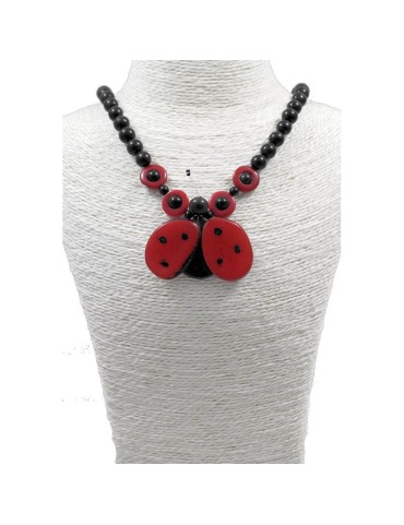 Collier coccinelle en ivoire végétal