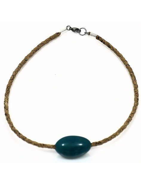collier en liege avec perle olive de tagua teintée collier en liege avec perle olive de tagua teintée