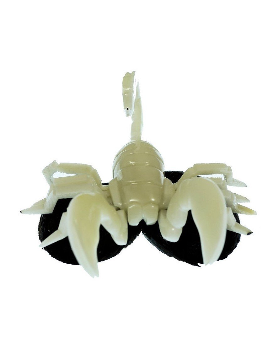 Scorpion taillé dans la graine de tagua 