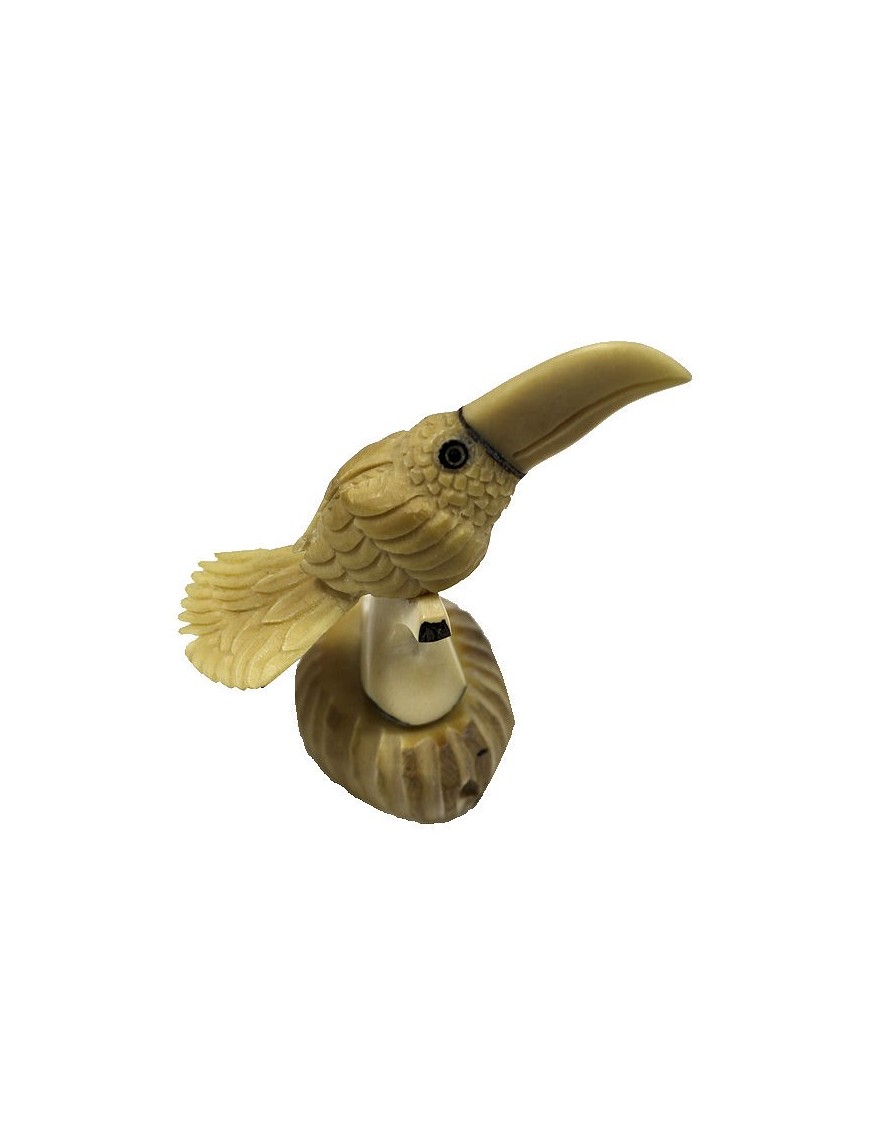 Toucan de collection taillé dans la graine de tagua ou ivoire végétal