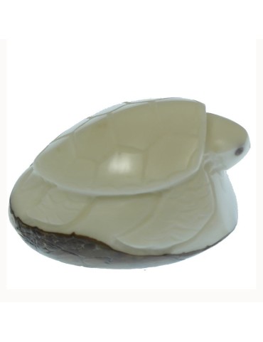Tortue marine taillée dans la graine de tagua