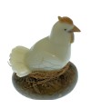 Poule taillée dans la graine de tagua