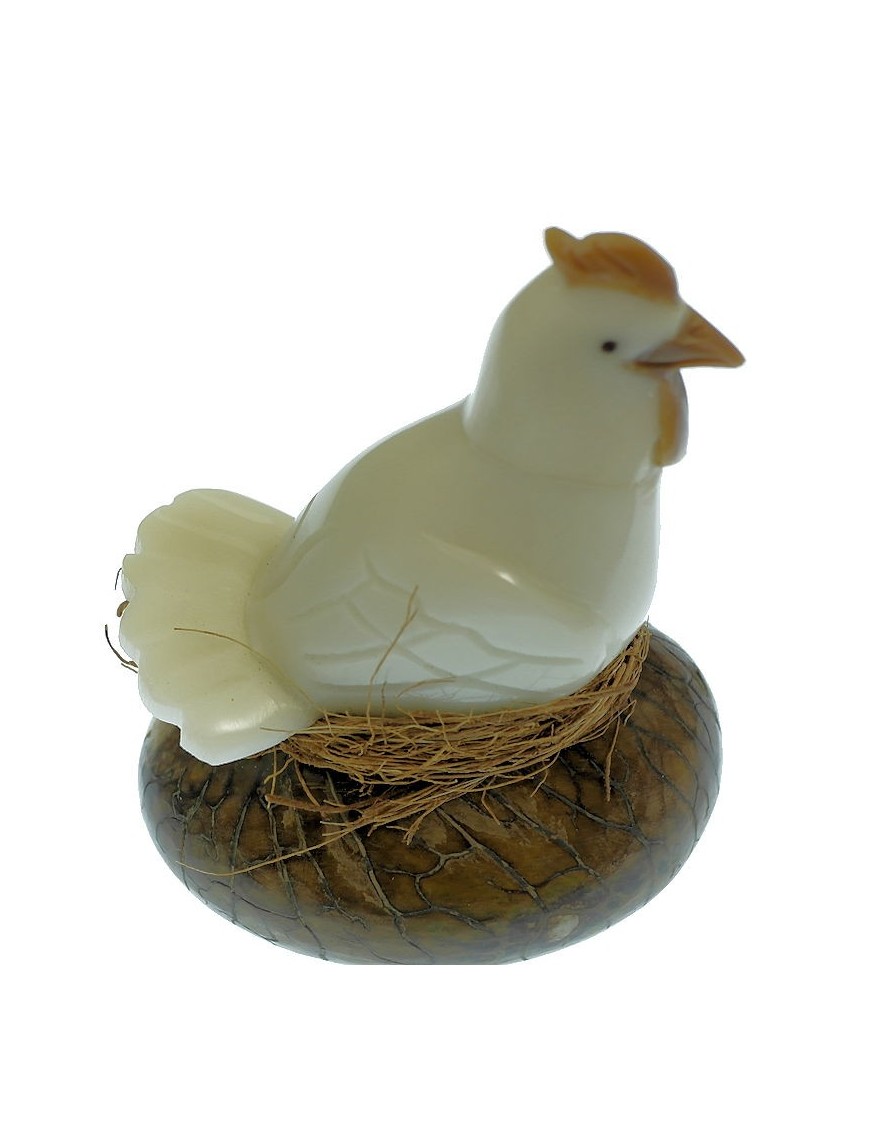 Poule taillée dans la graine de tagua