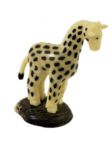 Girafe taillée dans la graine de tagua 