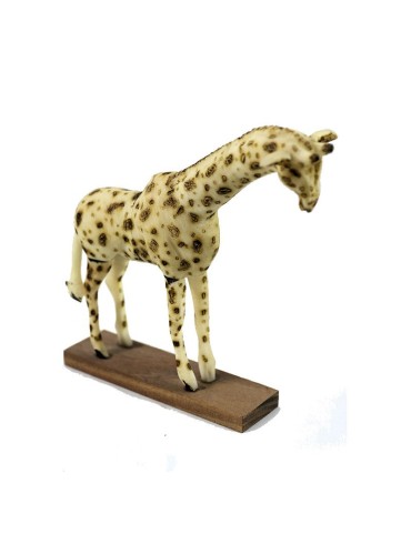 Girafe taillée dans la graine de tagua 