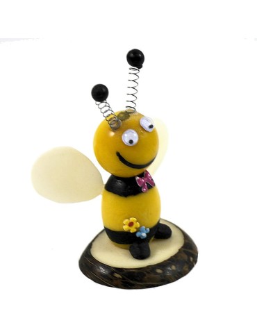 Abeille taillée dans la graine de tagua 