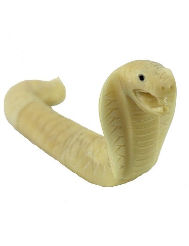 Cobra taillé dans la graine de tagua