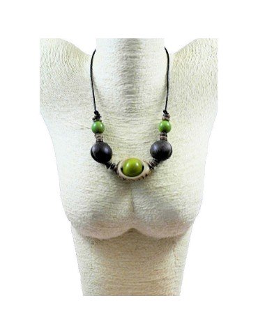 Collier perles de tagua et graines exotiques