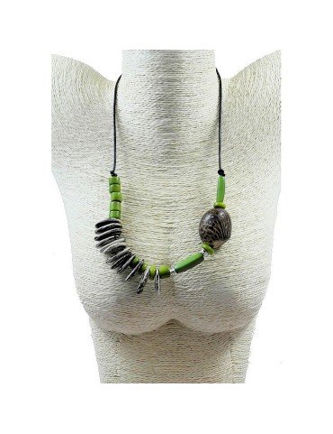 Collier perles de tagua et graines exotiques