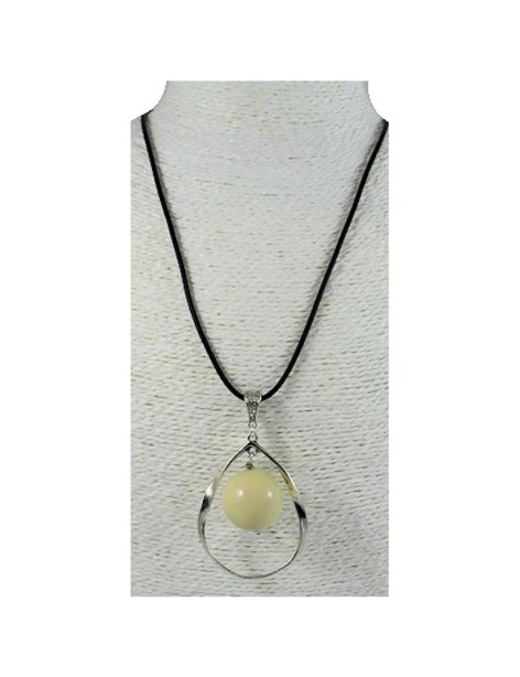 Pendentif alliage et perle de tagua Pendentif alliage et perle de tagua