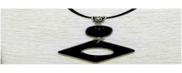 Pendentif design tagua teintée noir