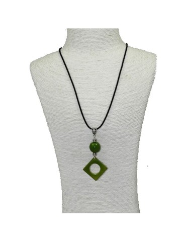 Pendentif design tagua teintée vert