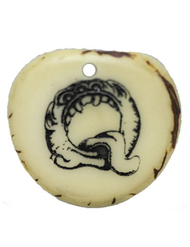 Tranche Tagua gravée lettre Q 