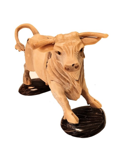 Taureau taillé dans la graine de tagua Taureau taillé dans la graine de tagua