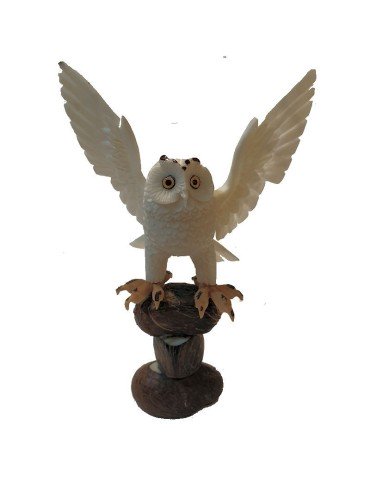 Hibou grand-duc en tagua ou Ivoire vegetal