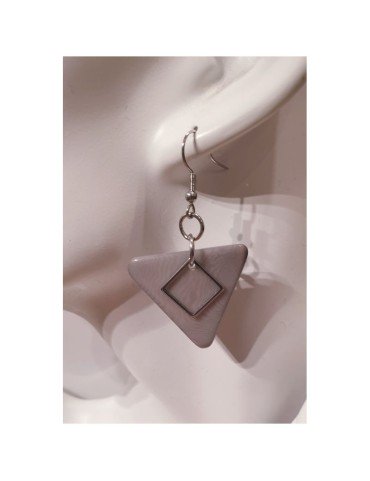 Boucles d'oreilles triangles en ivoire végétal teintées en GRIS