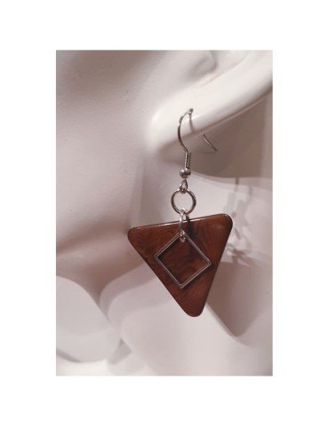 Boucles d'oreilles triangles en ivoire végétal teintées en MARRON