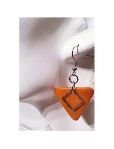 Boucles d'oreilles triangles en ivoire végétal teintées en ORANGE