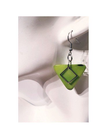 Boucles d'oreilles triangles en ivoire végétal teintées en VERT