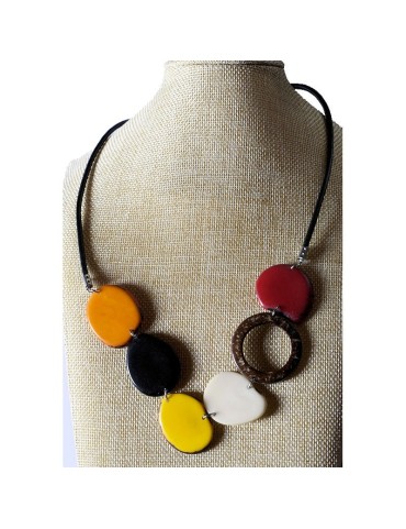 Collier cordon cuir, tranches de tagua teintées et coco1