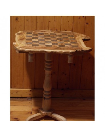 ENSEMBLE TABLE EN BOIS D'OLIVIER, ET JEUX D'ECHECS EN TAGUA OU IVOIRE VEGETAL